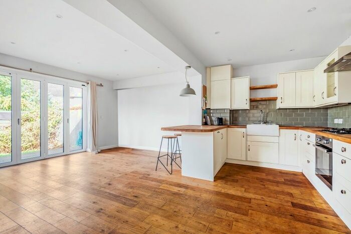 4 Bedroom Semi-Detached House To Rent In Long Walk, New Malden, KT3