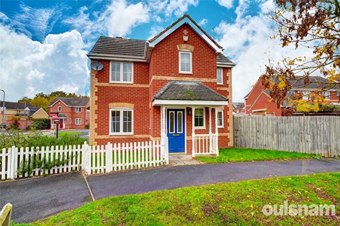 3 Bedroom Link Detached House For Sale In Swan Drive, Droitwich, Worcestershire, WR9