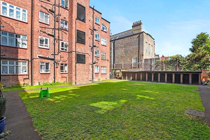 2 Bedroom Flat For Sale In Priory Road, London, NW6