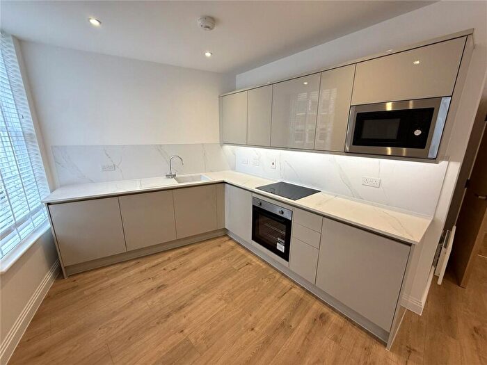 2 Bedroom Apartment To Rent In Market Place, Reading, Berkshire, RG1
