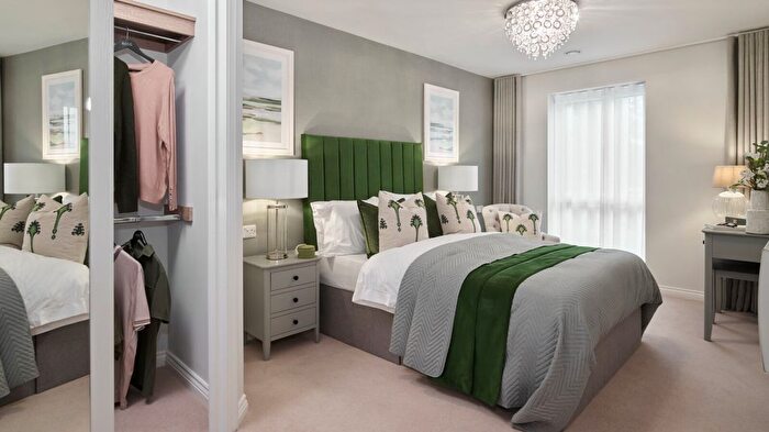 2 Bedroom Flat For Sale In Foxhall Road, Didcot, Oxfordshire, OX11