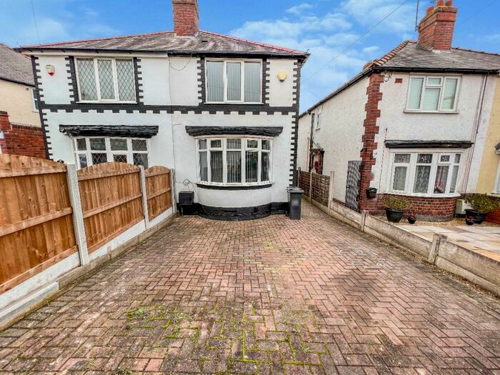 2 Bedroom Semi-Detached House To Rent In Crabourne Road, Dudley, DY2