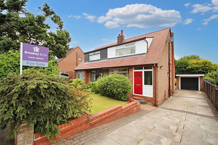 3 Bedroom Semi-Detached House For Sale In Pine View, Winstanley, WN3