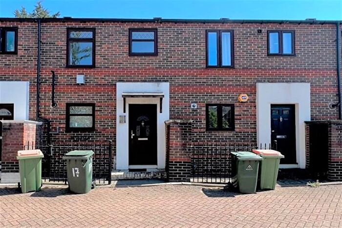 2 Bedroom Property To Rent In Stonechat Square, E6