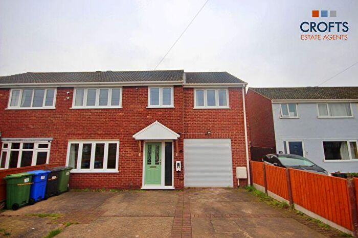 4 Bedroom Semi-Detached House For Sale In Chestnut Avenue, Immingham, DN40