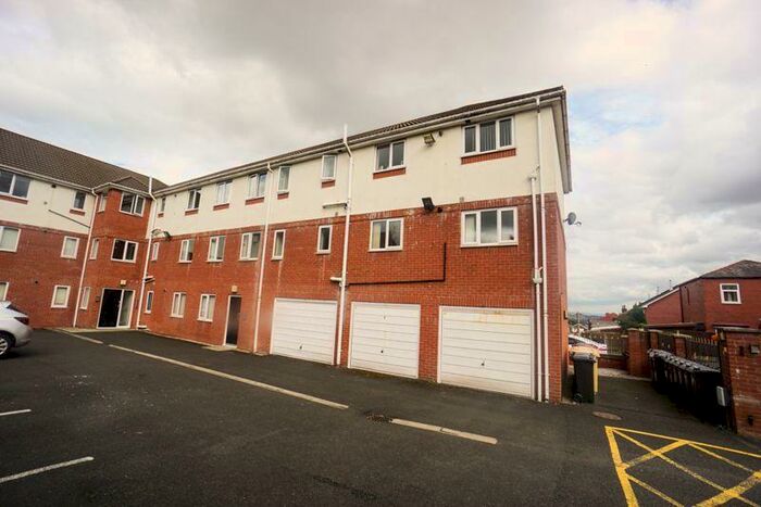 3 Bedroom Apartment To Rent In Kaymar Court, Heaton, BL1