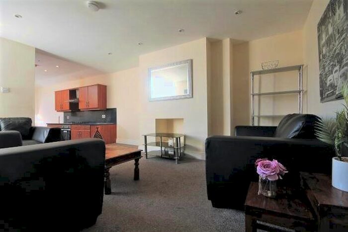 6 Bedroom Property To Rent In Lavender Gardens, Jesmond, Newcastle Upon Tyne, NE2