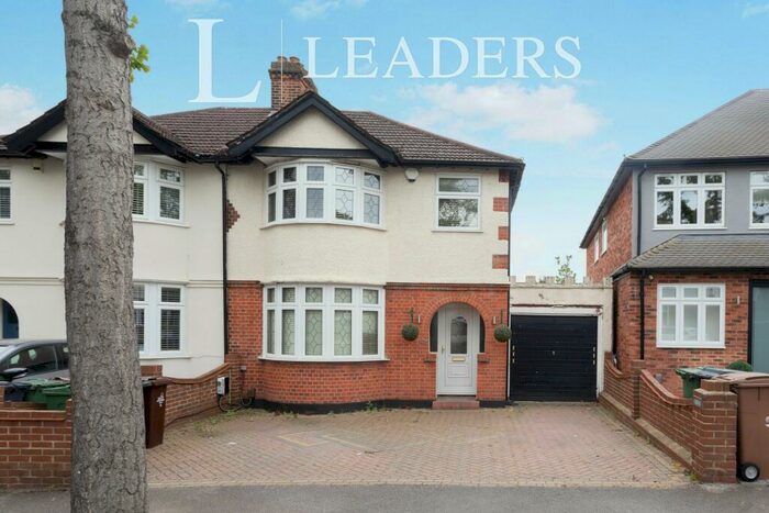 3 Bedroom Semi-Detached House To Rent In Dale View Crescent, E4