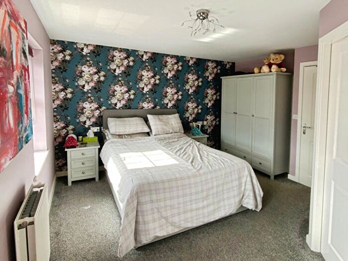 3 Bedroom Terraced House For Sale In Dovestone Way, Kingswood, Hull, HU7