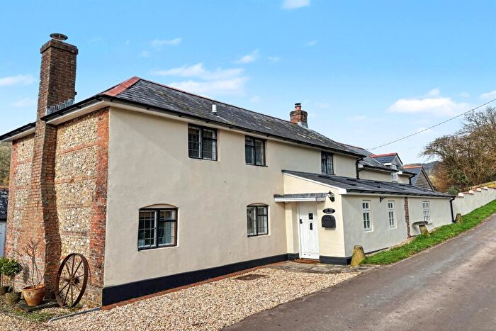 3 Bedroom Detached House For Sale In Winterborne Houghton, DT11