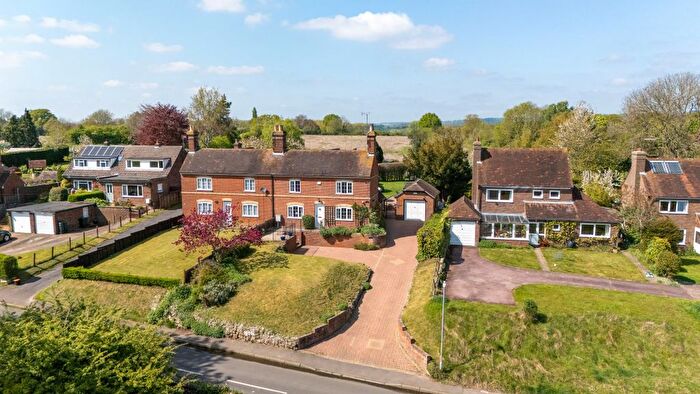 3 Bedroom Semi-Detached House For Sale In The Street, Hothfield, TN26