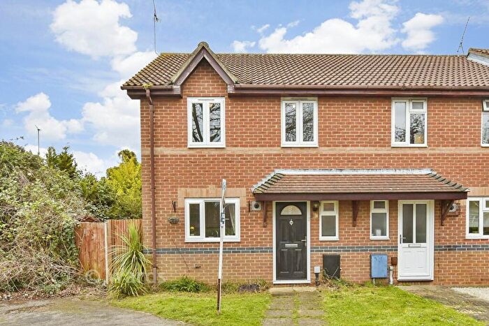 3 Bedroom End Of Terrace House For Sale In Ten Acre Way, Rainham, Gillingham, Kent, ME8