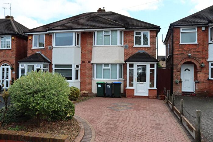 3 Bedroom Semi-Detached House For Sale In Wilderness Lane, Great Barr, B43