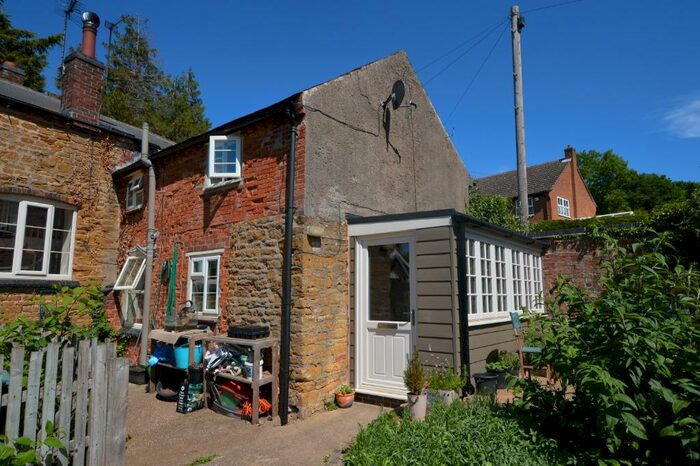 2 Bedroom Cottage To Rent In Main Street, Woolsthorpe By Belvoir, NG32
