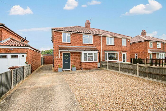 3 Bedroom Semi-Detached House For Sale In Bush Road, Hellesdon, NR6