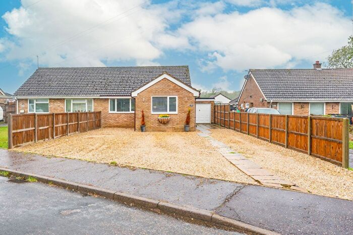 3 Bedroom Semi-detached Bungalow For Sale In Crosskeys Way, Mattishall, NR20