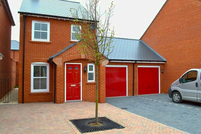 2 Bedroom House To Rent In Sherfield Park, RG27