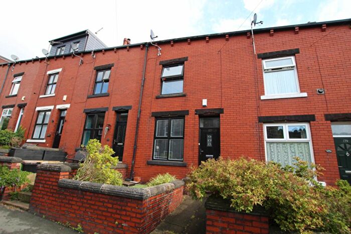 2 Bedroom Property To Rent In Hollins Road, Todmorden, OL14