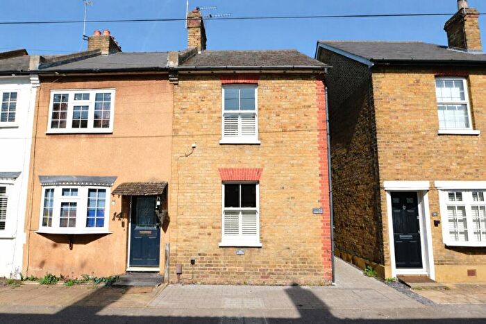 2 Bedroom Terraced House For Sale In Pantile Road, Weybridge, KT13