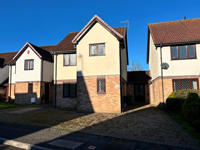 3 Bedroom Detached House For Sale In Fieldfare Drive, St. Mellons, Cardiff, CF3