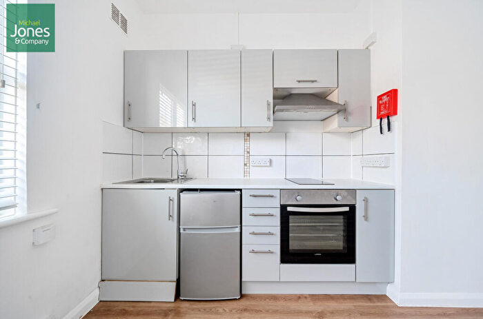 Flat To Rent In Victoria Drive, Bognor Regis, PO21