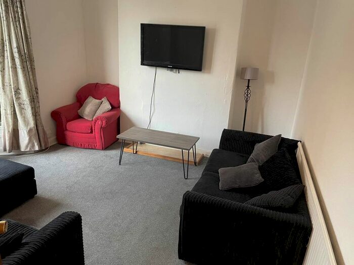 6 Bedroom Property To Rent In Finsbury Terrace, Brynmill, Swansea, SA2