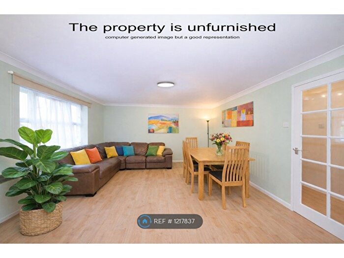 2 Bedroom Flat To Rent In Heritage Park, London, SW17