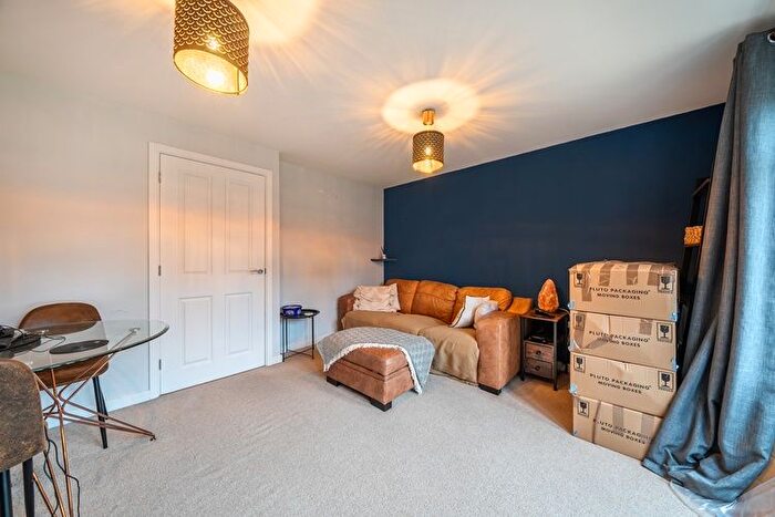 2 Bedroom Flat For Sale In Lavender Grove, Nottingham, Nottinghamshire, NG12