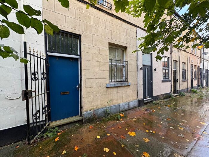 2 Bedroom Flat To Rent In Stamford Arcade, Stamford Street Central, OL6