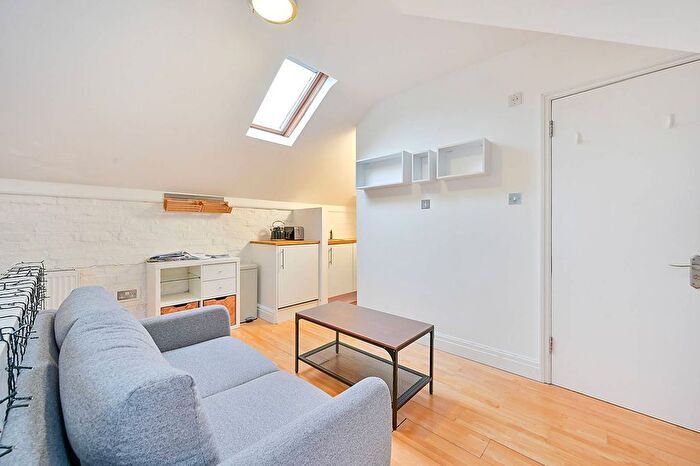 1 Bedroom Flat To Rent In Uxbridge Road, Ealing, London, W13