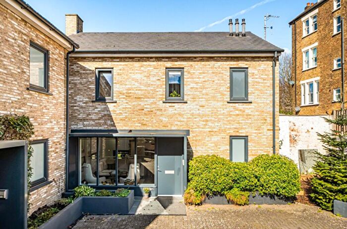 3 Bedroom Detached House For Sale In Essex Mews, London, SE19