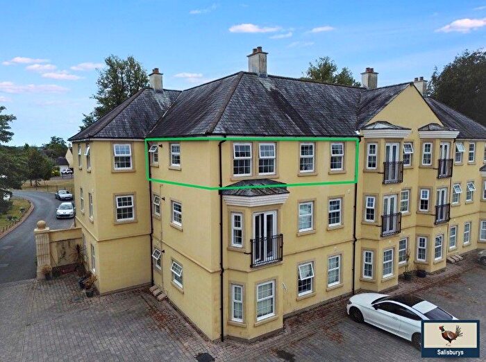 2 Bedroom Flat For Sale In Manor Oaks, Tavistock, PL19