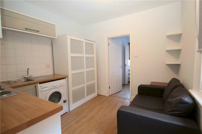 1 Bedroom Apartment To Rent In Baillie Road, Guildford, Surrey, GU1