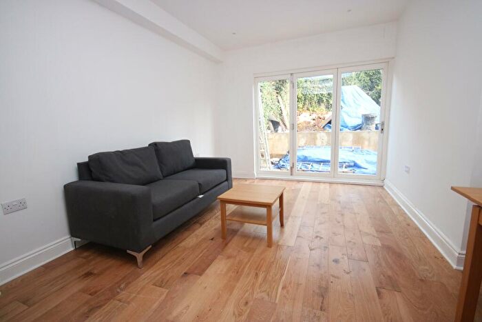 3 Bedroom Flat To Rent In Burghley Road, Kentish Town, NW5