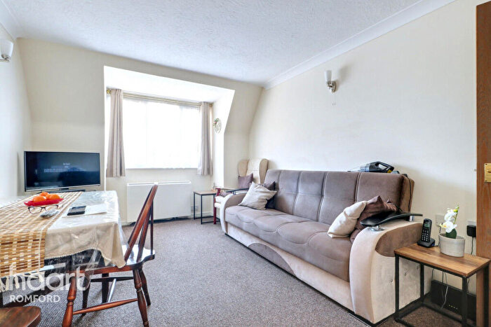 1 Bedroom Retirement Property For Sale In Fernleigh Court, Romford, RM7