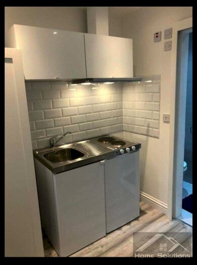 1 Bedroom Studio Flat To Rent In Sevenoaks Close, RM3