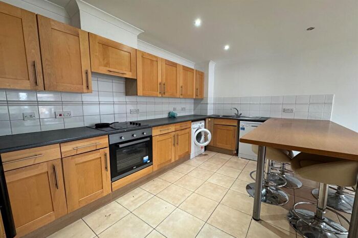 2 Bedroom Apartment To Rent In Hull Place, E16