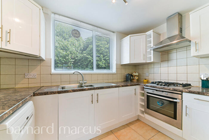 1 Bedroom Flat To Rent In Ashley Crescent, London, SW11