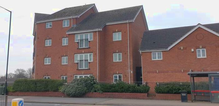 2 Bedroom Apartment To Rent In Squires Grove, Willenhall, West Midlands, WV12