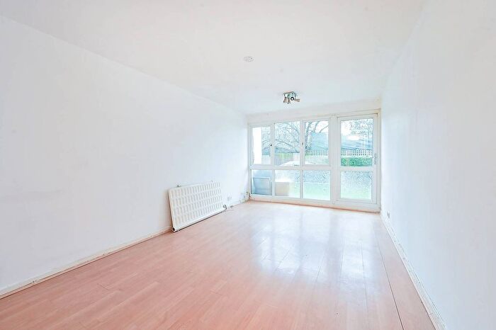1 Bedroom Flat For Sale In Fairlea Place, Pitshanger Lane, London, W5