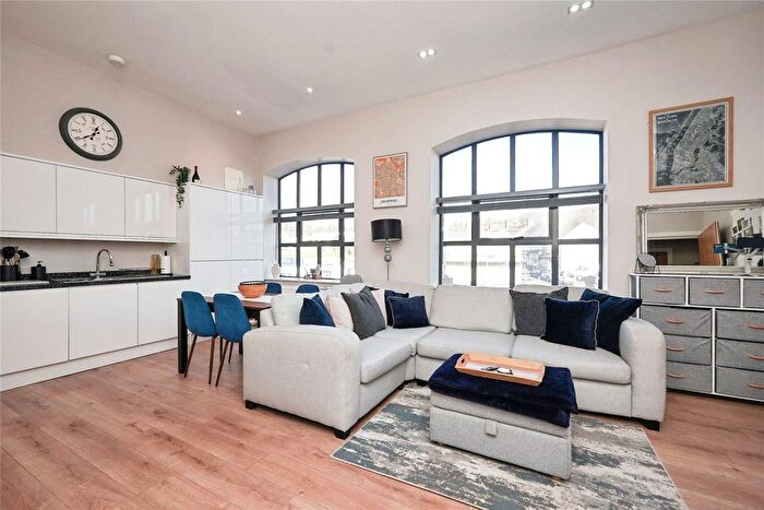 2 Bedroom Flat For Sale In Crabble Hill, Dover, Kent, CT17