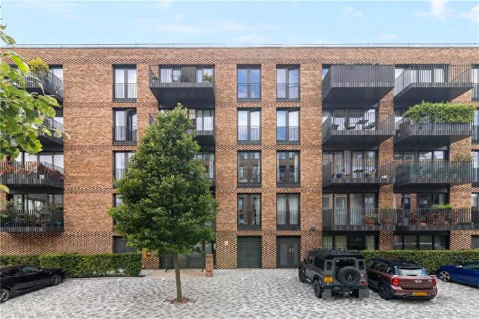 2 Bedroom Flat To Rent In Cobalt Place, London, SW11