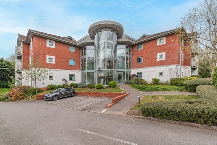 2 Bedroom Flat To Rent In Evesham Road, Crabbs Cross, Redditch, Worcestershire, B97