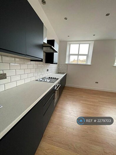 1 Bedroom Flat To Rent In Chapel Lane, Halifax, HX3