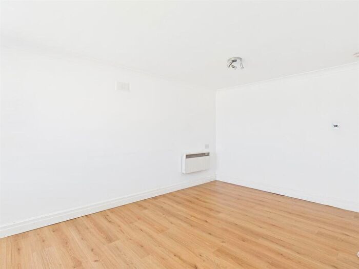 1 Bedroom Flat To Rent In Sandbrook Court, Wirral, CH46