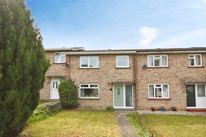 3 Bedroom Terraced House For Sale In Hillside Gardens, Braintree, CM7