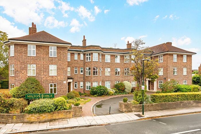 2 Bedroom Flat To Rent In Whitton Road, Twickenham, TW1