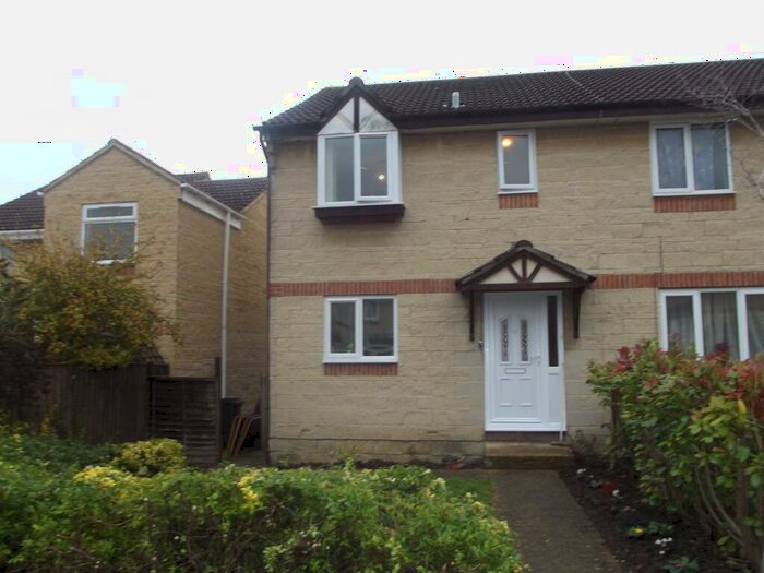 3 Bedroom House To Rent In Woodhall Park, SN2