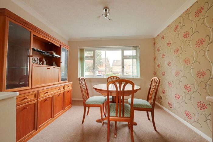 3 Bedroom Chalet For Sale In Junction Road, Burgess Hill, RH15