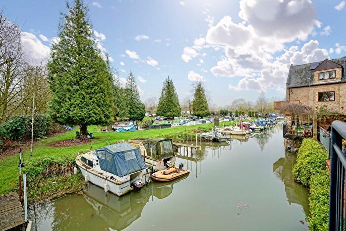 2 Bedroom Town House For Sale In Chandlers Wharf, St Neots, PE19